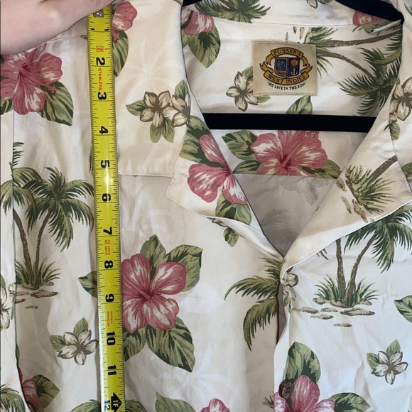 🎱Men’s “We live in the sun” partially Sick button up Hawaiian style shirt! - Picture 5 of 9